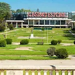 Lejlighed 2min From & Iconic Casino Garden Views Estoril