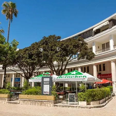 2min From & Iconic Casino Garden Views