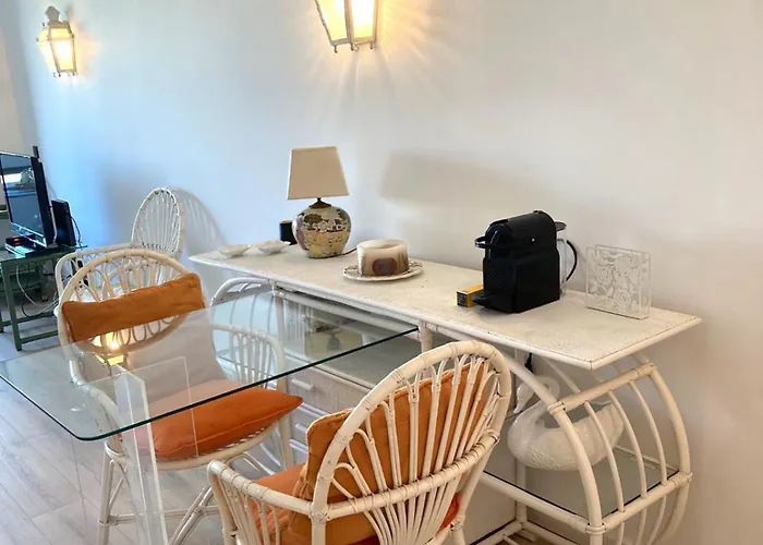 2min From & Iconic Casino Garden Views Apartamento