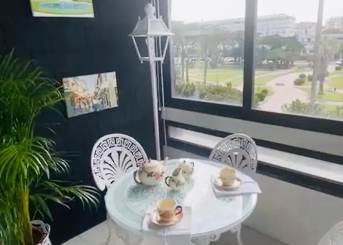 2min From & Iconic Casino Garden Views Apartamento