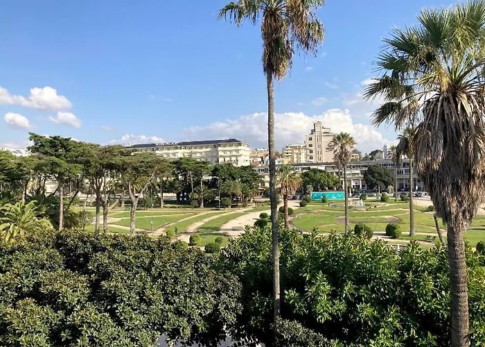2min From & Iconic Casino Garden Views Apartamento Estoril