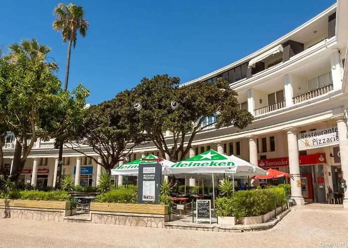 2min From & Iconic Casino Garden Views